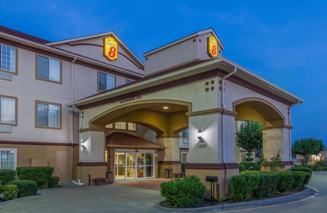 Super 8 by Wyndham Hillsboro TX