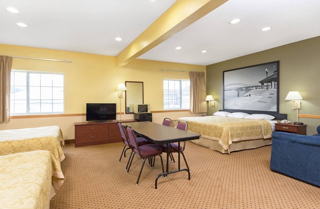Super 8 by Wyndham Osage