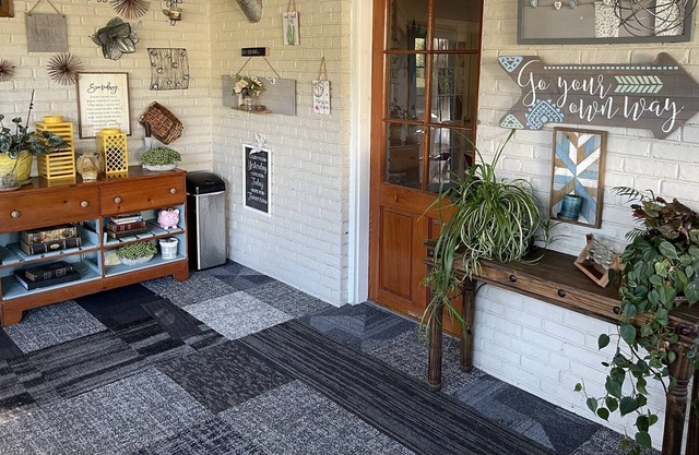 Super cute and cozy 2 bedroom