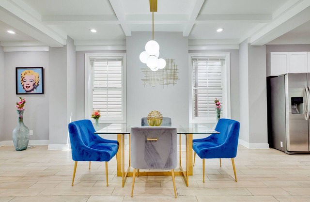 Superb 3BR W/Balcony Near Capitol Centern