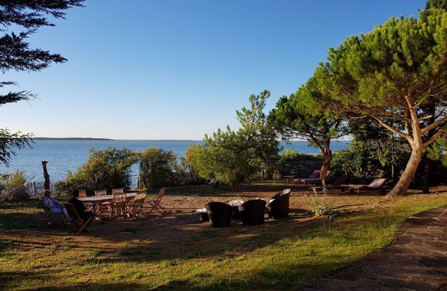 Superb Basque villa. Direct access to the sea. 7 bedrooms including 4 doubles. Sleeps 13.