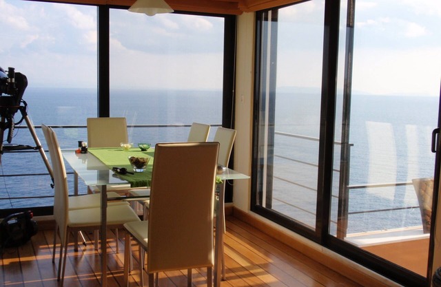 Superb beachfront house safe and quiet ideal for your holidays