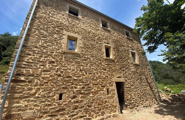 Superb Cevennes farmhouse in the middle of nature overlooking the Beaume river