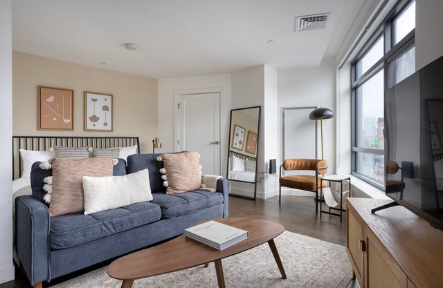 Superb Fenway Studio w/Gym, nr Green Line & Dining, by Blueground