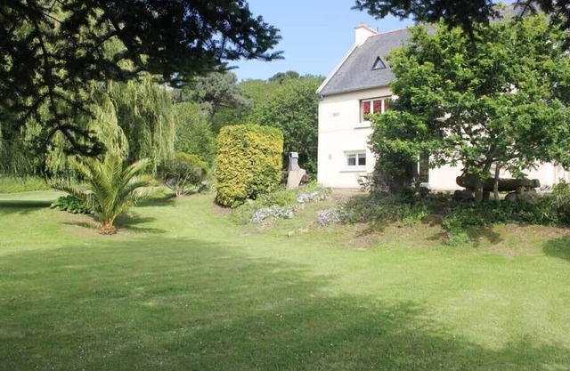 Superb ground floor, sea view, near Perros Guirec in, the pink granite coast