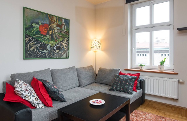 Superb loft in artistic district, AC, sleeps 5