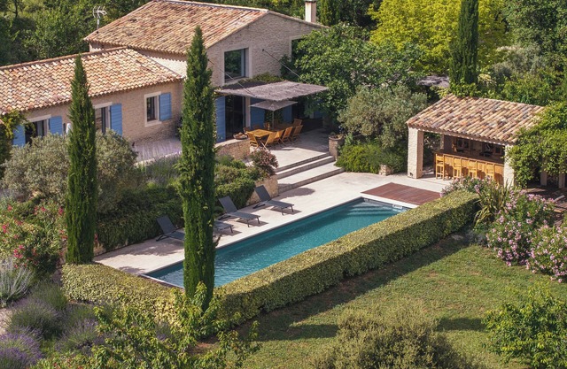 Superb Mas provençal between Gordes and Roussillon - 6 adults + 4 children