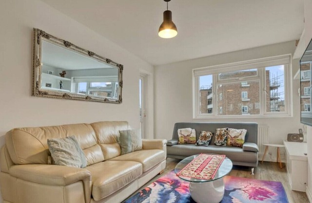 Superb Modern 2 bedroom Fulham