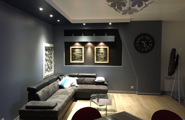 SUPERB 'MODERN' GOOD PLACE