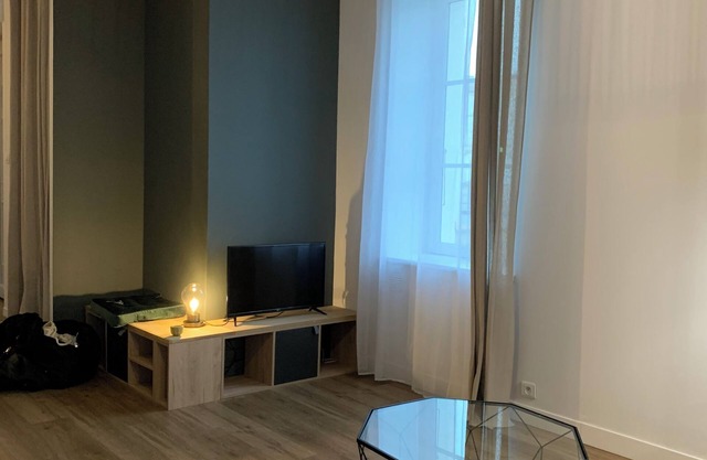 Superb T2 apartment 200m from the port, in a very quiet street