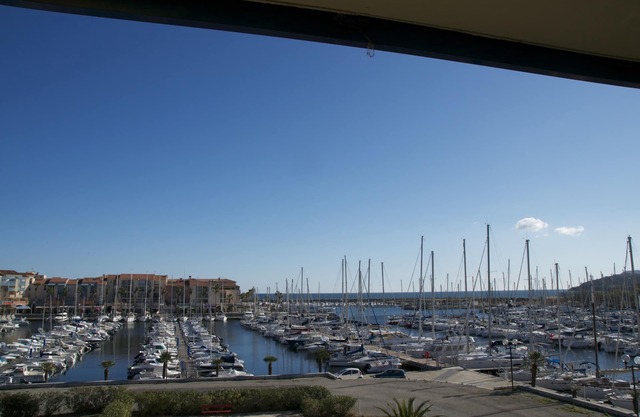 Superb T2 (sleeps 4-6) sea and Port Argeles in residence with pool