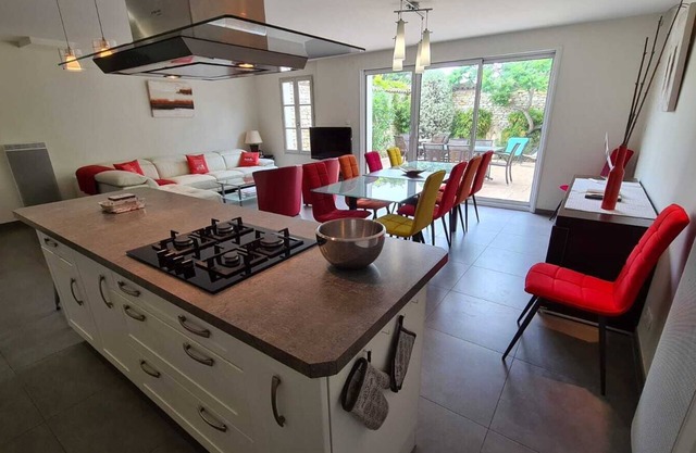 Superb villa located in the center of the village of La Flotte en Ré