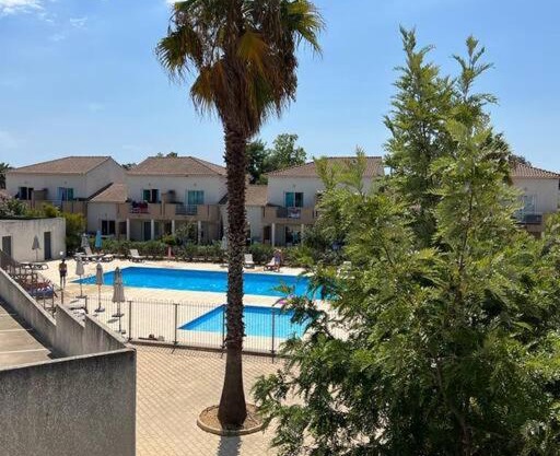 Superbe appartement en résidence avec piscine proche plage