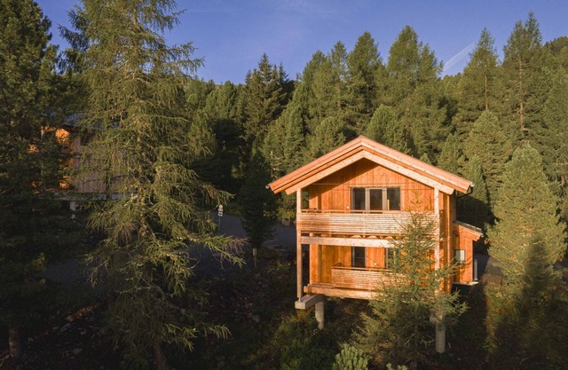 Superior # 7 mit Sauna & Hot Tub by Interhome