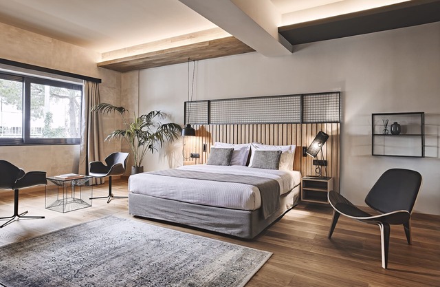 Superior Suite in Glyfada - Cama Luxury Suites