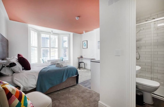 Superior Twin Room with City View