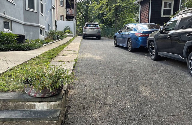 Supreme location with a deck, close to medical area