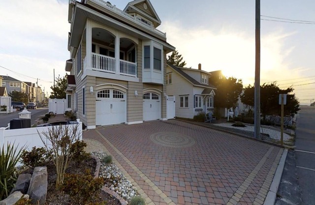 Surf City Home with a Pool! One off the ocean. Five Bedrooms/Four Baths,.