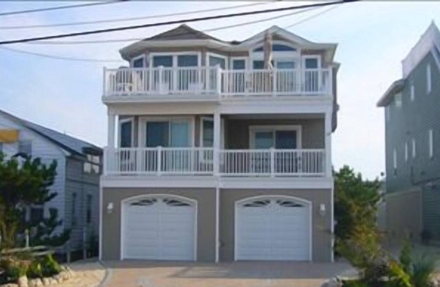 Surf City Ocean Block Contemporary