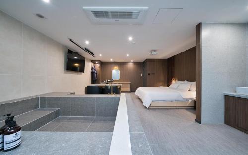Suwon Hound Hotel