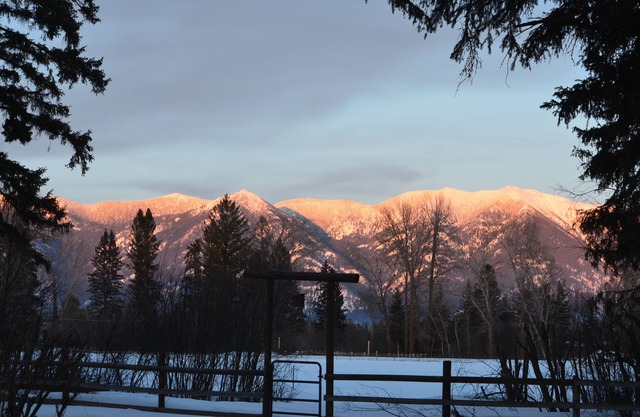 Swan Mntn View-Entire, Private Basement Suite, Close to GNP, Whitefish & Lake.