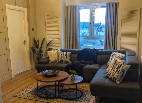 Sweeney Stays, Cadzow Apartment