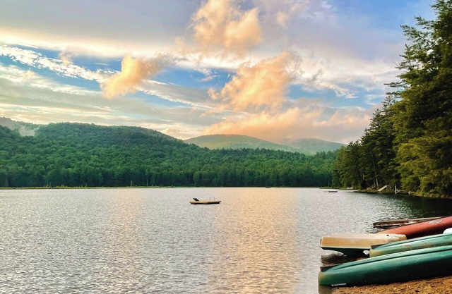 Sweet Chalet by the Lake, Mini-golf!