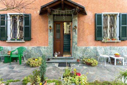 Sweet Honey Home by Halldis