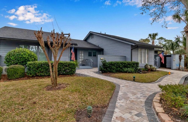 Sweet Retreat condo w/pool access & golf views