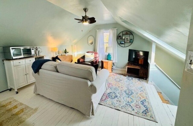 Sweet sparkling clean 1 bedroom