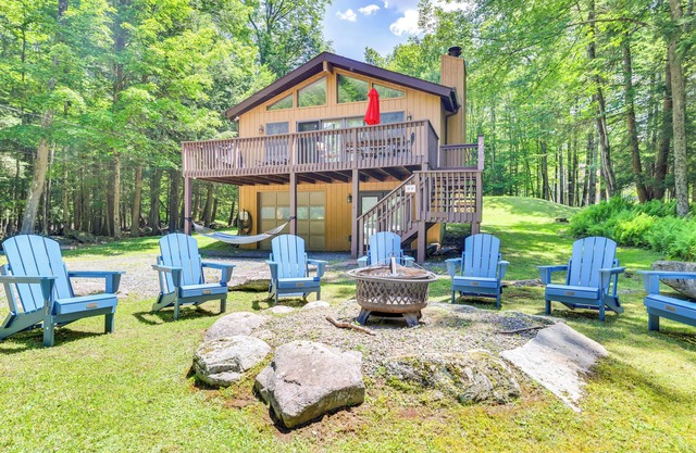 Swim, Hike & Unwind: Resort Cabin in Lake Ariel!