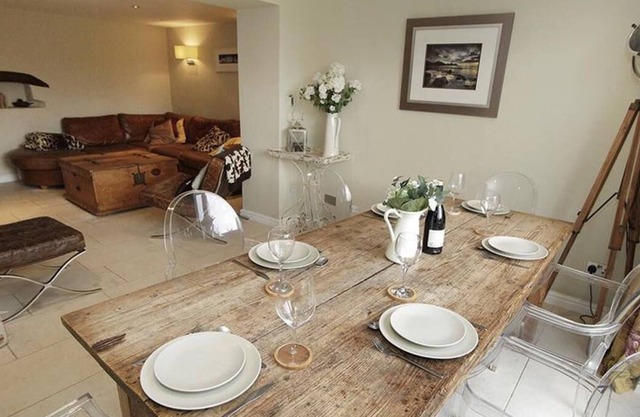 Swn Y Mor in the beautiful Swansea