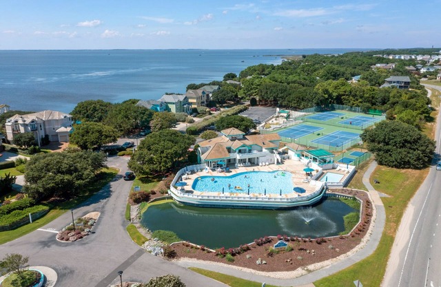 Swoop Inn: Upgraded Finishes | Hot Tub | Community Pool & Fitness Center