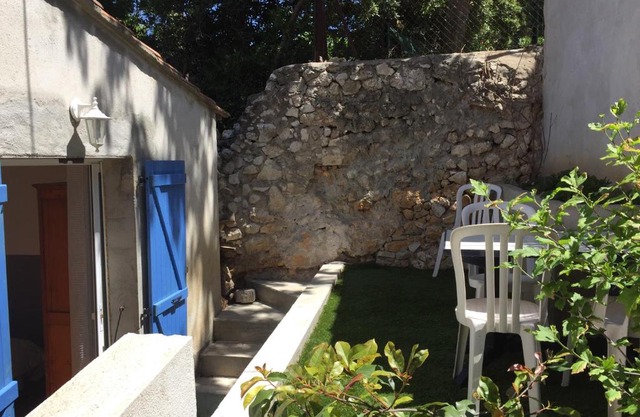 T2 équipé au calme + Terrasse à 1 km de la Mer