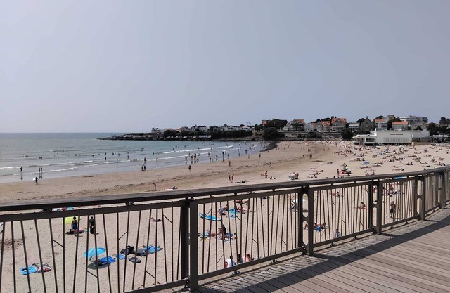 T2 apartment in a residence with swimming pool 2 steps from Pontaillac beach