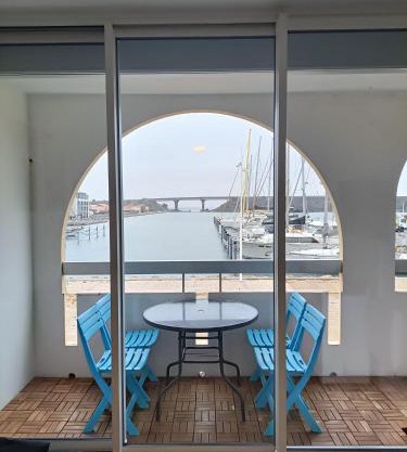T2 cabine avec très belle vue sur le port de plaisance