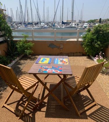 T2 cosy vue sur le port de plaisance