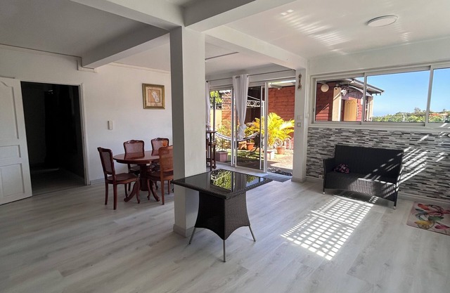 T2 in private residence with air conditioning