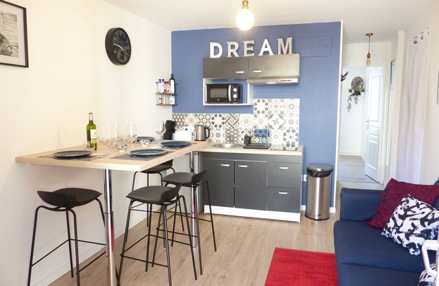 T2 L'épicurienne: at the foot of the Cité de la Gastronomie and downtown Dijon