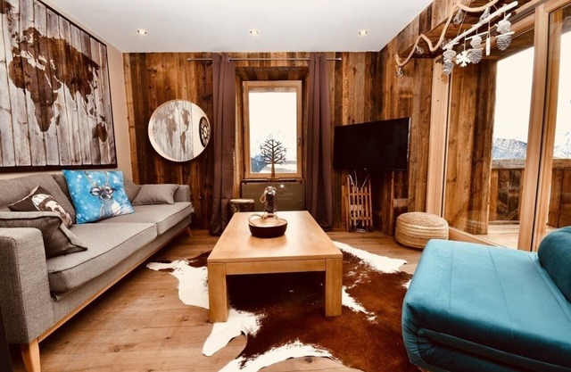 T2 NEW IN CHALET NEAR SKI LIFTS