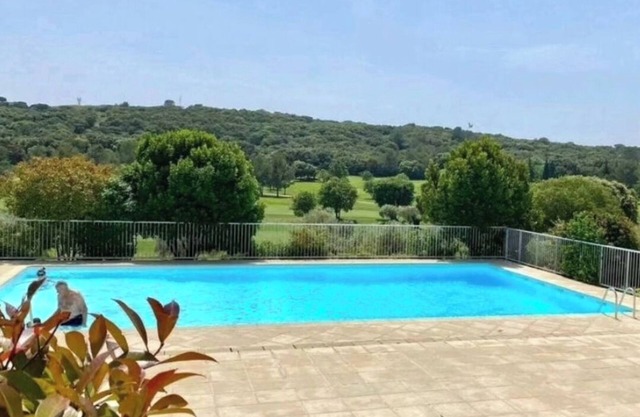 T4 100 m2 vue sur le Golf Avec Terrasse ET Piscine