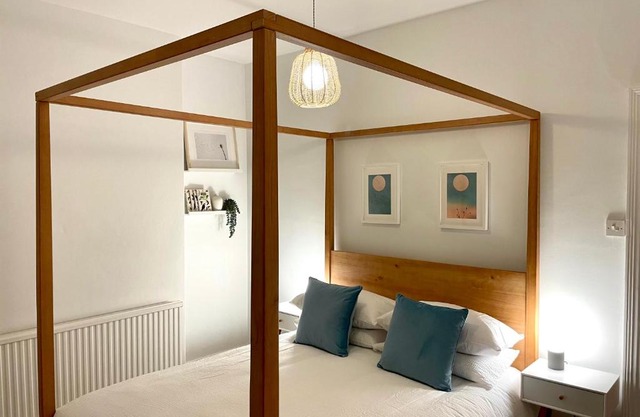 TAFFS MEAD HOUSE Central City Location, nr Stadium, Family Friendly!