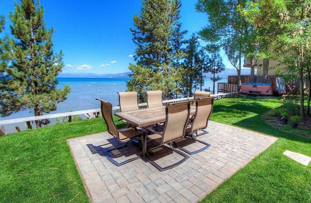 Tahoe Acres - Lakefront Home with a Hot Tub | CYH1281