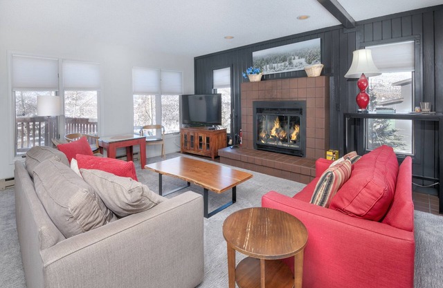Tahoe Drive | 4BD Mountain Retreat with Private Hot Tub