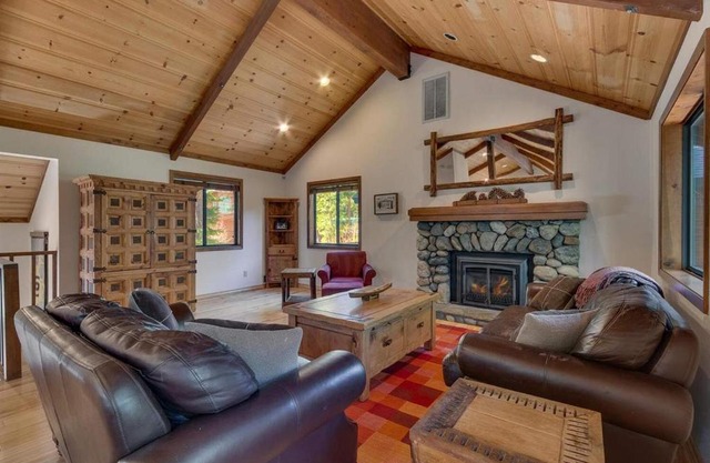 Tahoe Woods by Tahoe Getaways - Pet Friendly Tahoe Park Cabin w Hot Tub, Fireplace, Near Skiing!