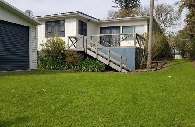 taipa beach house for up to 10 people