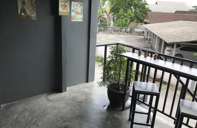 Takuapa Station Hotel