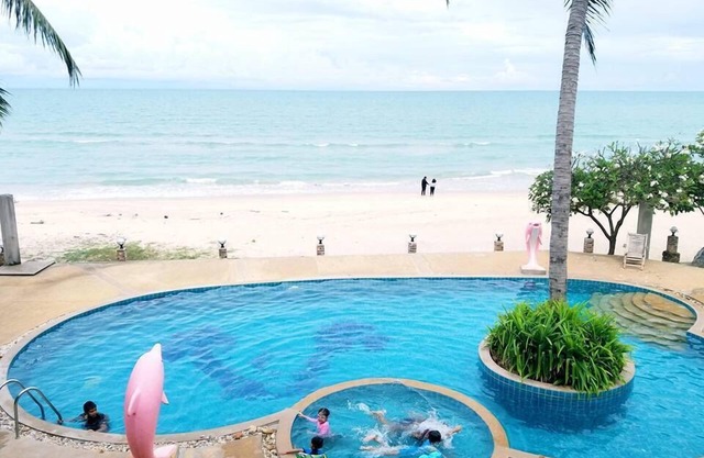 Talkoo Beach Resort Khanom