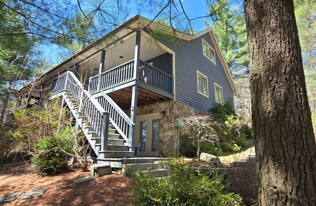 Tall Pines- 5-bedroom with hot tub and dock slip!