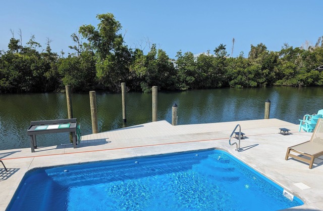 Tangerine Dream Tropical Pool and Canal Retreat